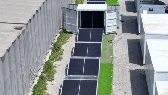 Foldable power generation and energy storage warehouse