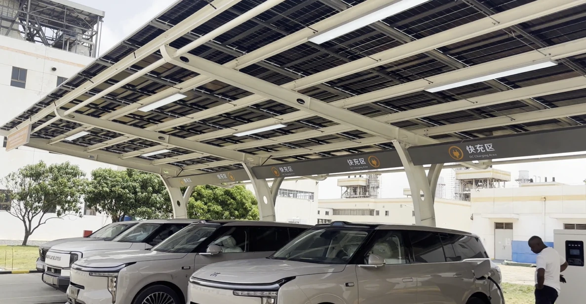 Gana 50 kVt + 125 kVt/261 kVt/soat elektr tarmog'iga ulangan quyosh energiyasi-saqlash-EV zaryadlash tizimi